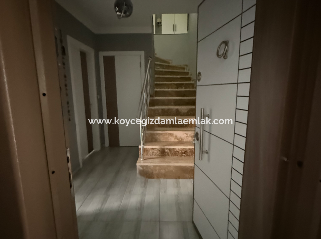 Penthouse-Maisonette-Wohnung Zum Verkauf 3 1 In Köyceğiz Wohnanlage