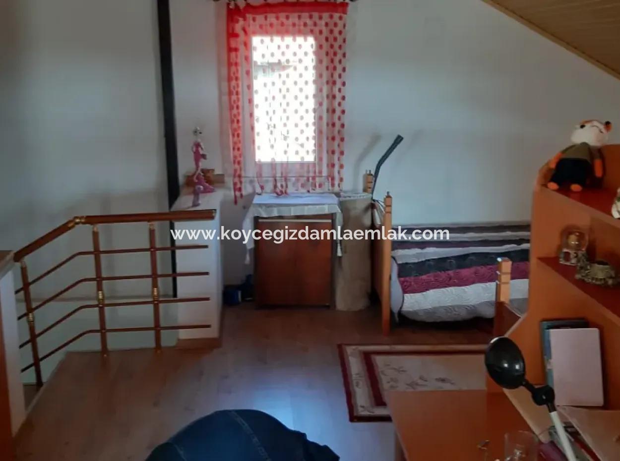 4+1 Satılık Triplex Tam Müstakil Villa