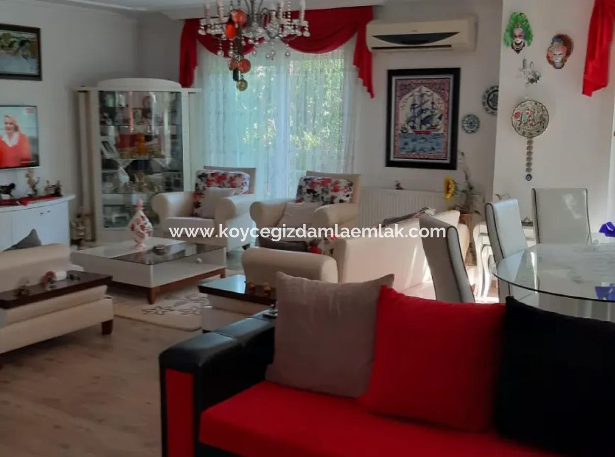 4+1 Satılık Triplex Tam Müstakil Villa