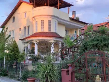 4+1 Satılık Triplex Tam Müstakil Villa