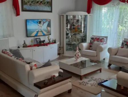 4+1 Satılık Triplex Tam Müstakil Villa